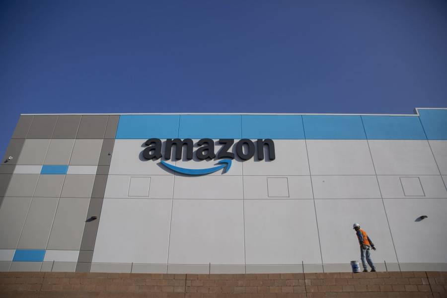 Amazon avanza en el uso de inteligencia artificial generativa y prevé ajustes en su plantilla corporativa 