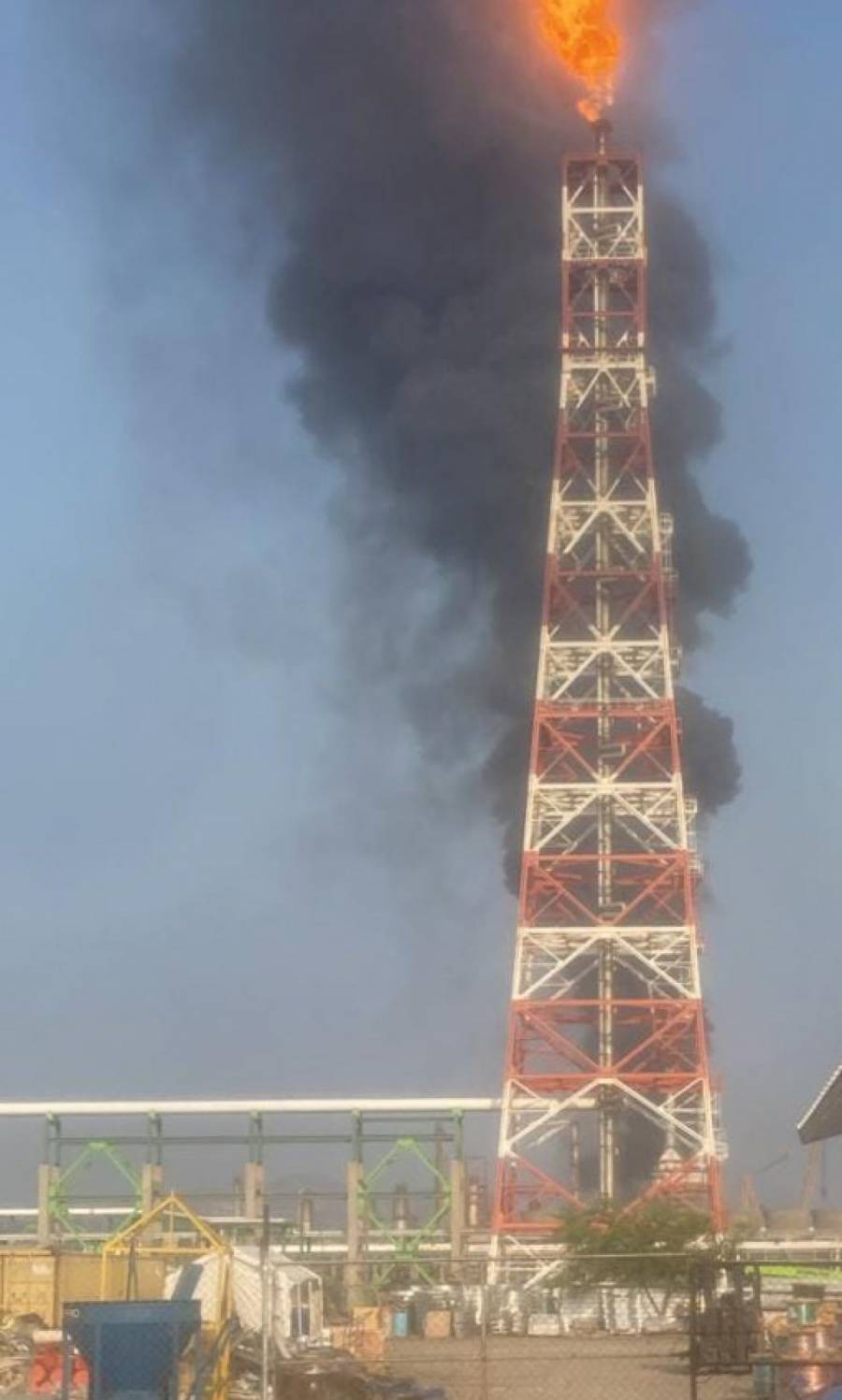 Alarma en refinería de Salina Cruz por conato de incendio cerca de planta catalítica 