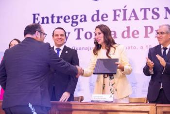 Libia Dennise entrega FÍATS notariales en Guanajuato y refuerza certeza jurídica en el estado