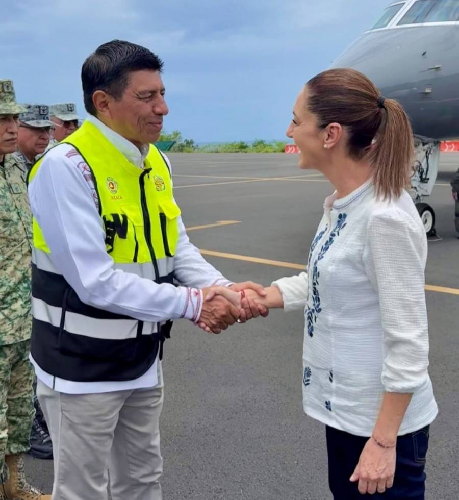 Claudia Sheinbaum visita Oaxaca para evaluar daños tras el paso del huracán Erick