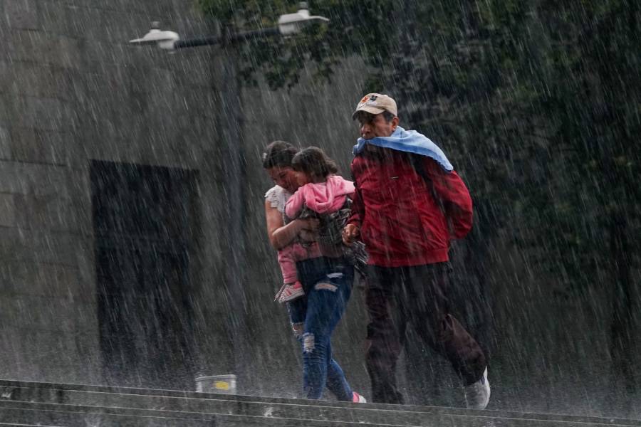 Suspenden clases presenciales en varios municipios de Hidalgo ante riesgos por lluvias y crecida de ríos