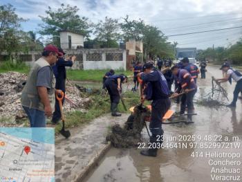 Marina distribuye más de mil despensas en Oaxaca tras paso del huracán Erick