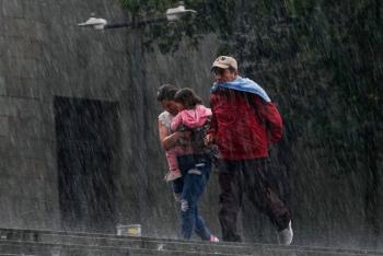 Suspenden clases presenciales en varios municipios de Hidalgo ante riesgos por lluvias y crecida de ríos
