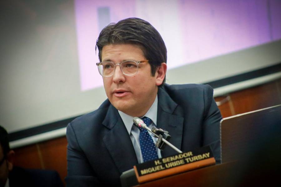 Miguel Uribe presenta mejoría tras atentado en Bogotá, aunque su estado sigue grave