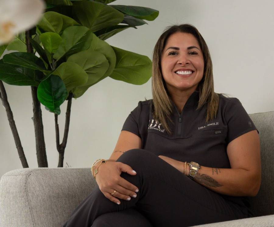 “Las carillas dentales Natural 3D son superiores a las de resina”, asegura la Dra. Paola Ortiz, pionera de esta técnica en EE.UU.