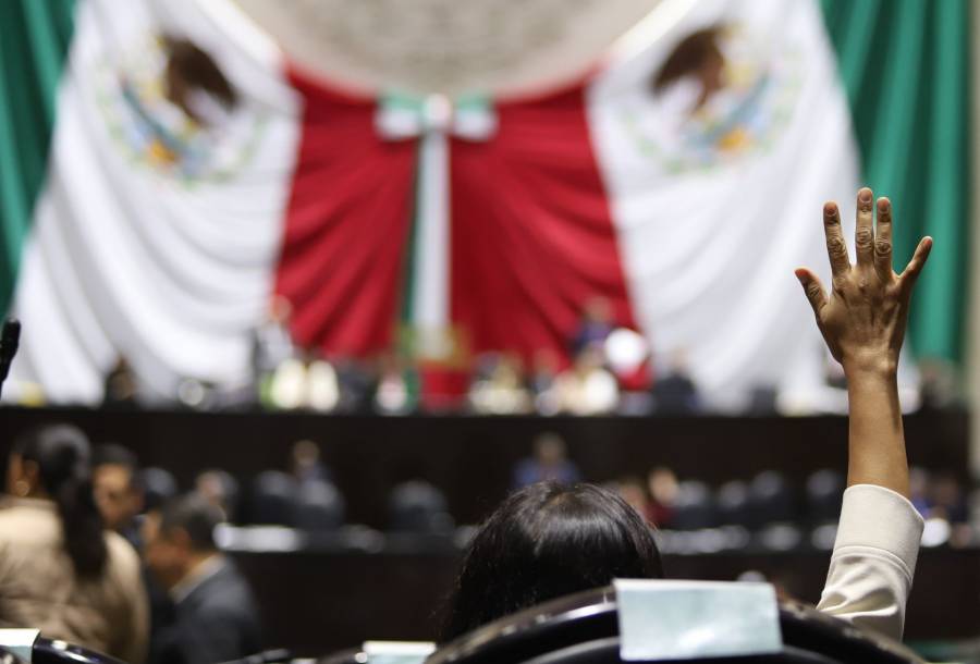 Debaten reformas de las denominadas 