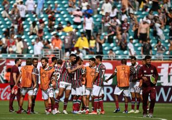 Fluminense avanza a octavos del Mundial de Clubes al empatar 0-0 con Mamelodi