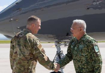 Secretarios de Defensa y Marina de México visitan instalaciones militares clave en EEUU