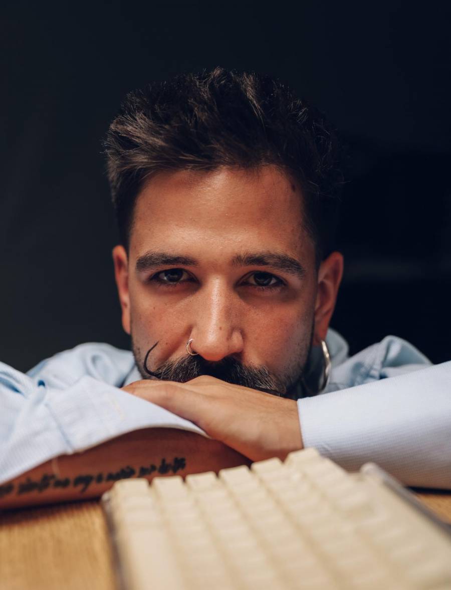 Camilo Estrena “Maldito ChatGPT” :) <3, un tema que cuestiona cómo tomamos decisiones con la IA  