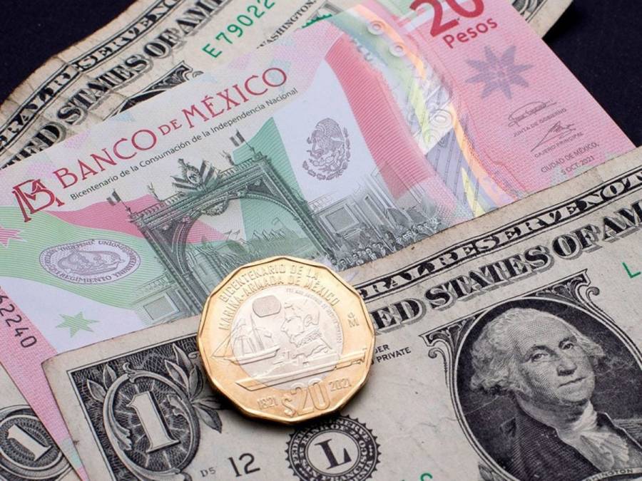 El peso arranca la semana con caída de 5.9 centavos frente al dólar