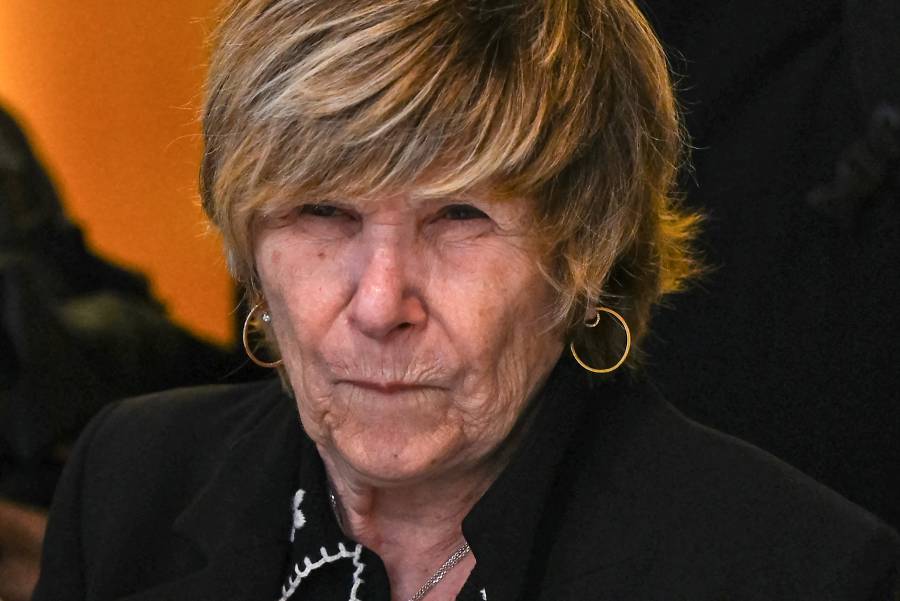 Condenan a reina de los paparazzi en Francia por chantaje