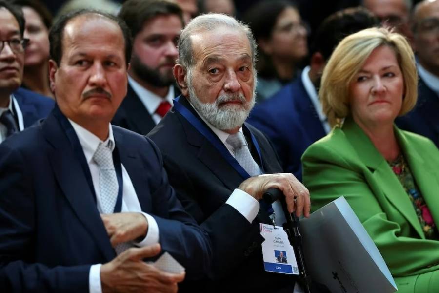 Slim advierte que con 22% del PIB no basta y llama a sumar inversión privada en México y Pemex  