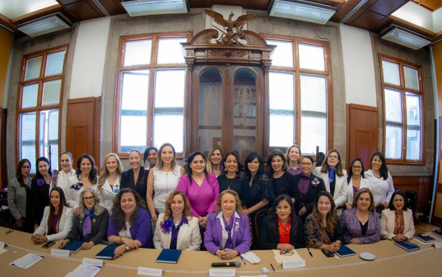 No debemos apagar nuestra voz, mientras existan mujeres violentadas en el mundo: Yasmín Esquivel