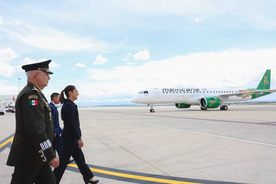 Sheinbaum presenta nuevo avión de Mexicana en el AIFA