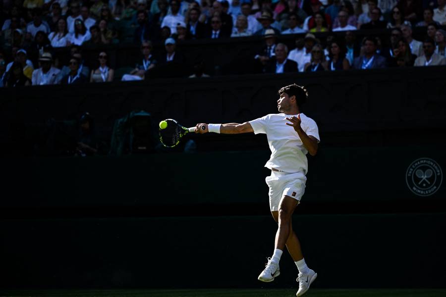 Alcaraz sigue firme en busca de su tercer título consecutivo en Wimbledon