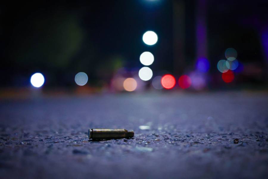 Hombre es asesinado a tiros dentro de su automóvil en la alcaldía Iztapalapa