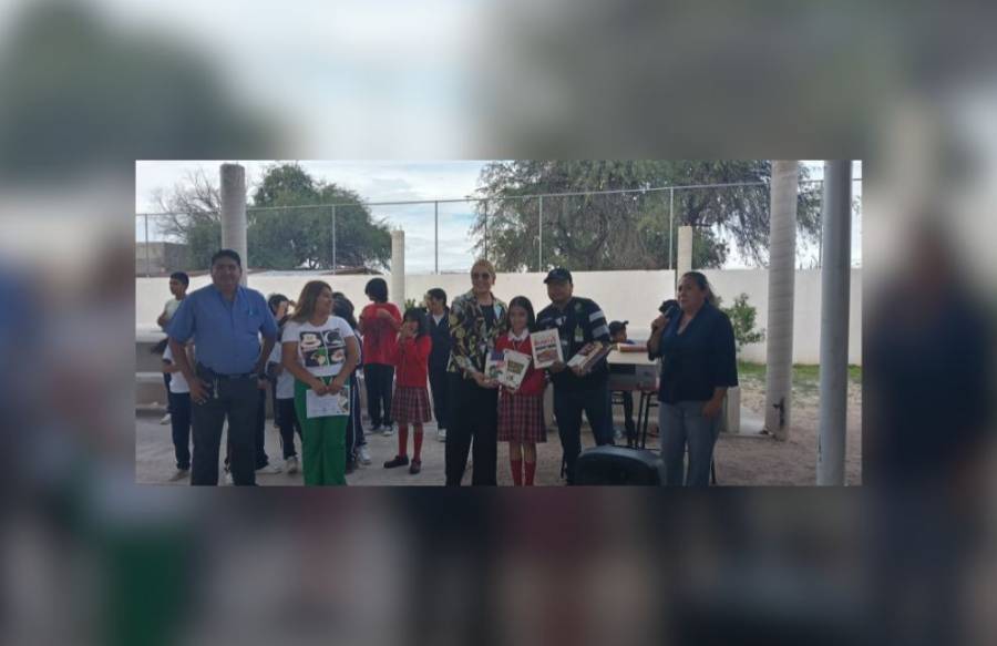 Impulsa Villa de Pozos el aprendizaje escolar con donación de libros