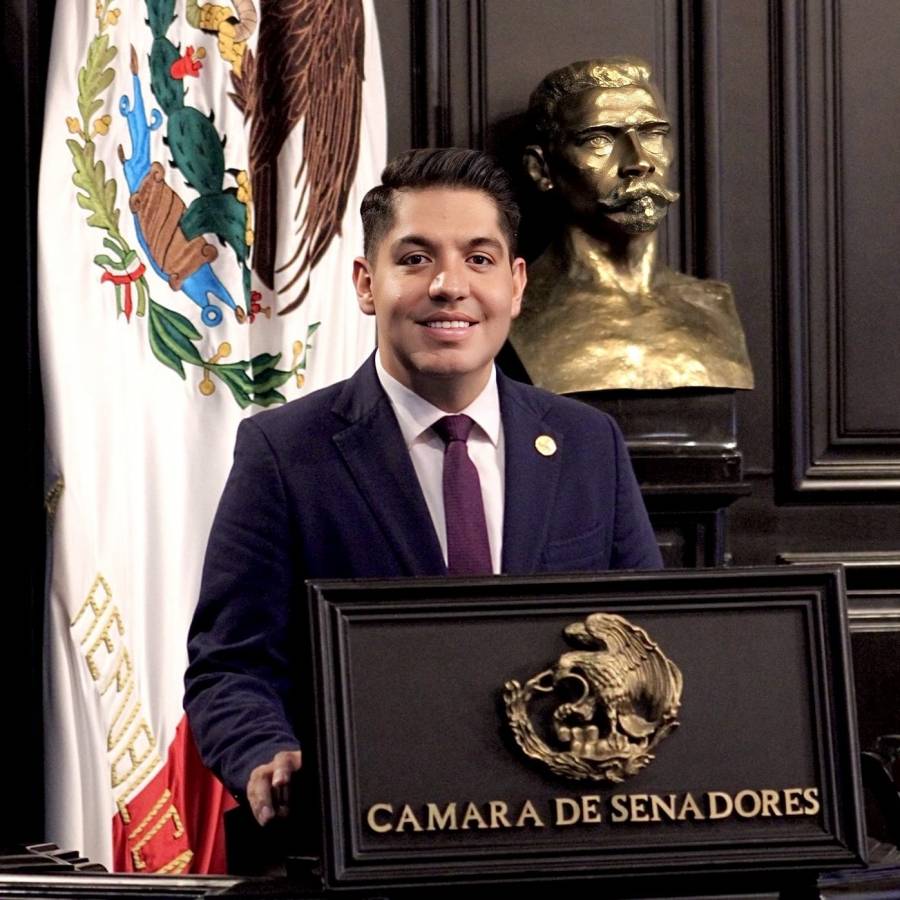 Reconocen a Emmanuel Reyes Carmona como uno de los 10 mejores senadores del país 