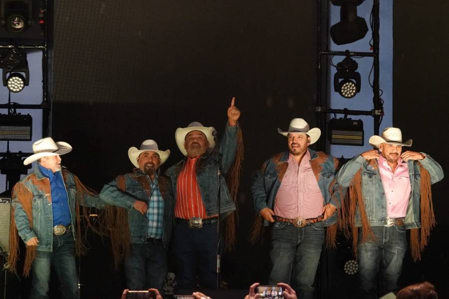 Grupo Intocable recibirá estrella en el Paseo de la Fama de Hollywood