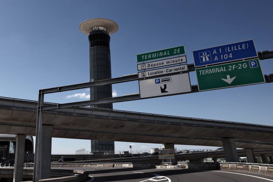 Más de mil vuelos anulados en Francia en el segundo día de huelga de controladores aéreos 