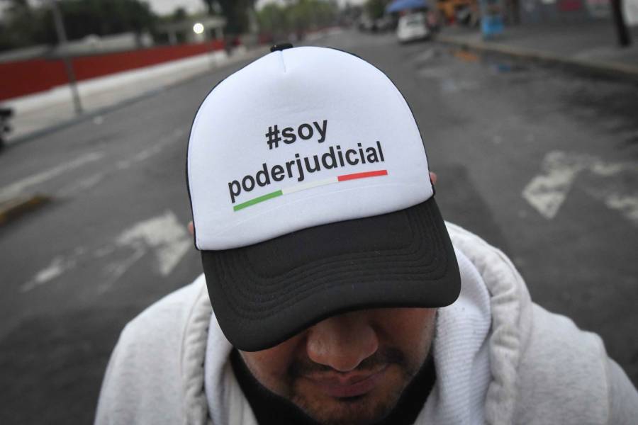 Trabajadores del Poder Judicial de la CDMX mantienen paro y bloquean vialidades principales 