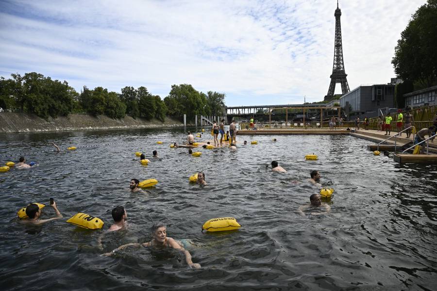 París reabre el Sena para los bañistas más de un siglo después