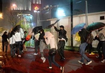 Miles de evacuados en Taiwán tras la llegada del tifón Danas