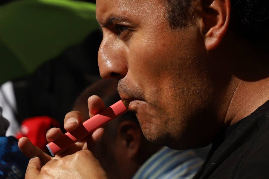 Diputado de Morena presenta iniciativa para prohibir el uso de vapeadores en la Ciudad de México