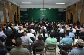 Gobierno de SLP otorga certeza jurídica a transportistas con entrega de concesiones pendientes