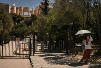 Acrópolis de Atenas cierra temporalmente por la ola de calor extremo