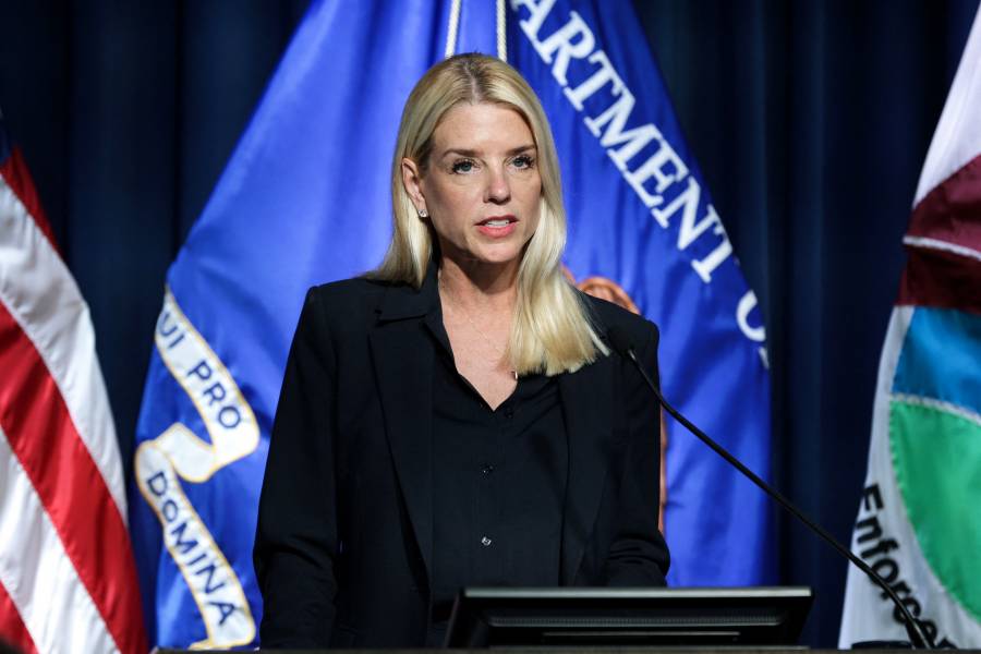 Fiscal general de EEUU acusa a migrantes de hacer 