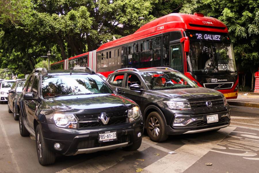 Hoy no Circula martes 15 de julio en CDMX y Edomex: engomado rosa y placas 7 y 8 restringidos