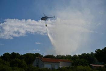 Incendio en Martigues contenido pero 350 bomberos siguen involucrados