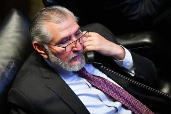 Adán Augusto se deslinda y se pone “a la orden” de las autoridades por caso en Tabasco