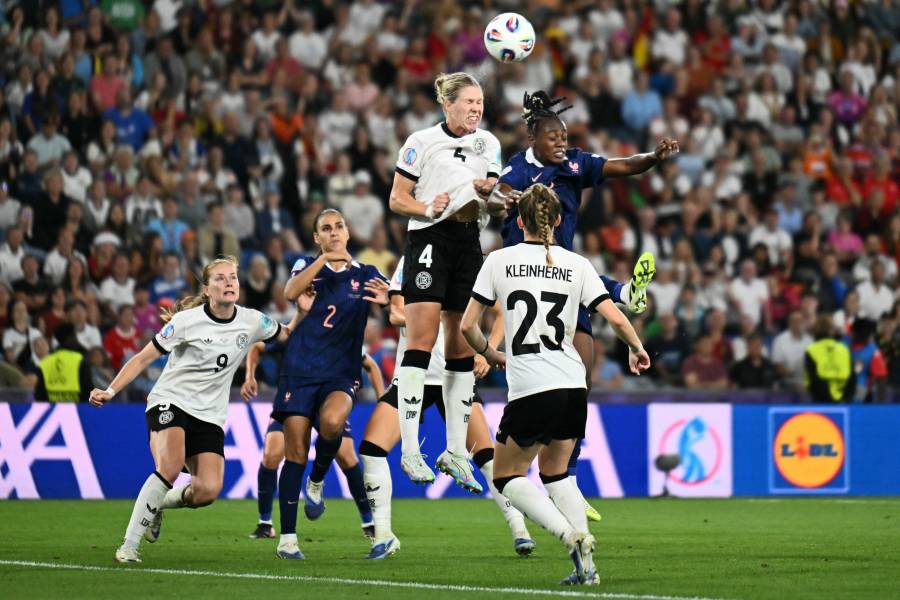 Inglaterra denuncia ataques racistas a la defensa Jess Carter