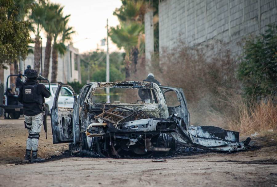 Reportan incendio de dos vehículos con bombas molotov en Coatzacoalcos, Veracruz