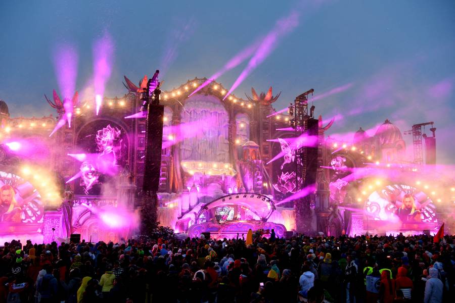 Tomorrowland 2025 continuó tras incendio del escenario