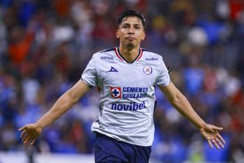 &Aacute;ngel Sep&uacute;lveda anota triplete y Cruz Azul empata ante Atlas en vibrante duelo