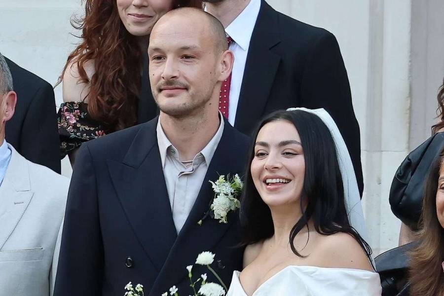 Charli XCX y George Daniel contraen matrimonio en íntima ceremonia en Londres