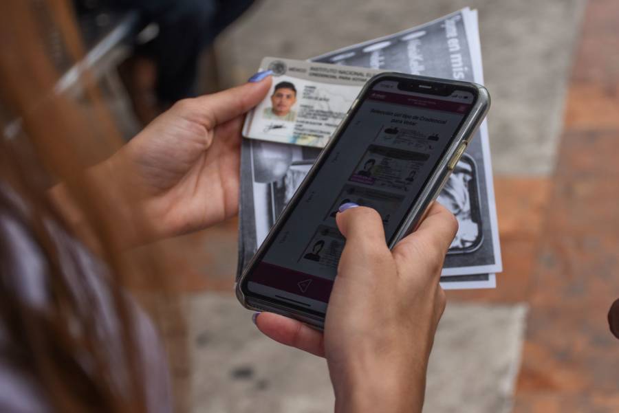 Proponen reforzar medidas de seguridad en la credencial para votar del INE