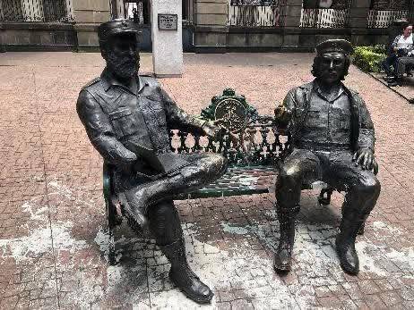 Sheinbaum acusa ilegalidad e intolerancia en retiro de esculturas del Che y Fidel en la Cuauhtémoc
