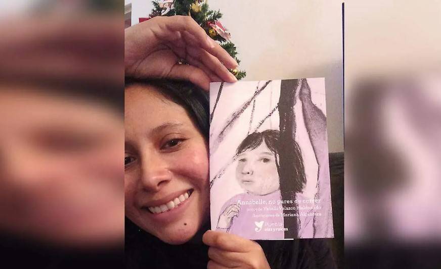 Yanelli Velazco presenta Libro 