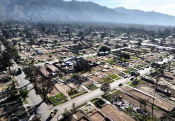 Aumenta a 31 el n&uacute;mero de fallecidos por los incendios de Los &Aacute;ngeles