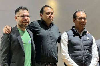 Magistrado electo Salvador Obreg&oacute;n platica con j&oacute;venes benitojuarences