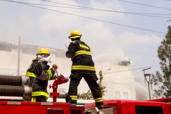 Controlan incendio en inmueble de la colonia San Rafael