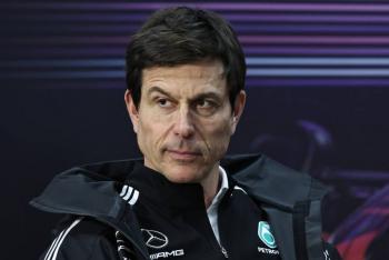 ¿Y Verstappen? Toto Wolff prioriza a George Russell y Kimi Antonelli para Mercedes en 2026