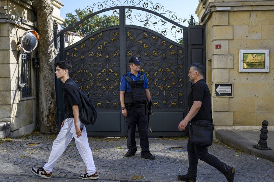Ir&aacute;n afirma haber mantenido conversaciones nucleares 