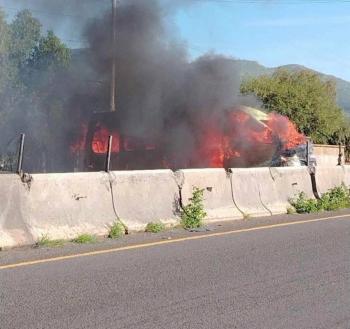Narcobloqueos y tiendas incendiadas en Aguascalientes tras operativo federal en Rinc&oacute;n de Romos