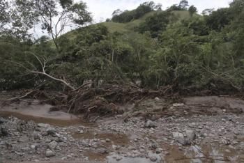 Localizan en Hidalgo el cuerpo de menor arrastrado por el r&iacute;o Moctezuma; contin&uacute;a b&uacute;squeda de joven desaparecido en San Felipe Orizatl&aacute;n