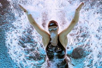 McIntosh inicia su cosecha en Mundiales de Nataci&oacute;n con oro en 400 m estilo libre